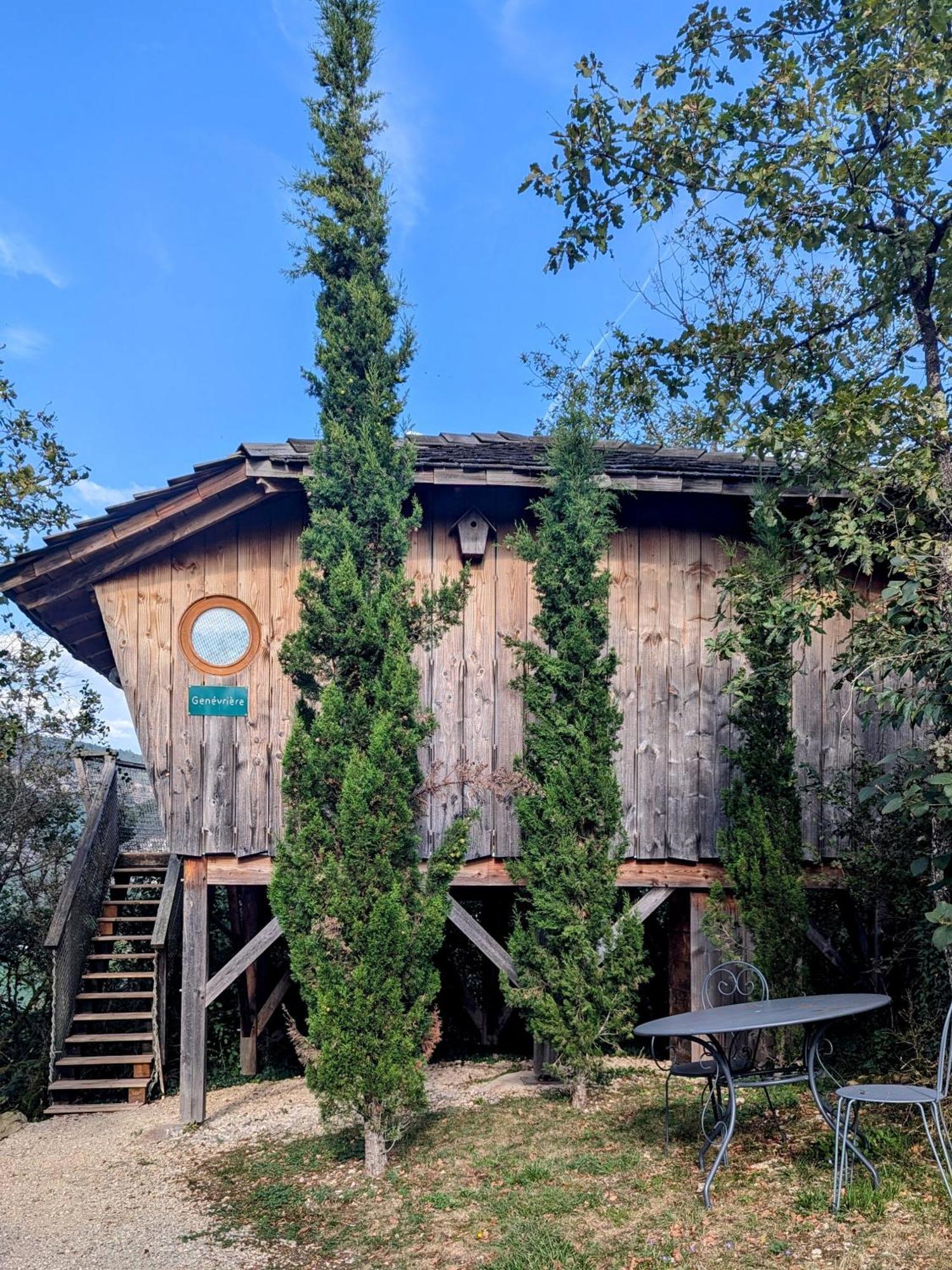 Cabanes Et Lodges Du Belvedere Serrieres-sur-Ain Exterior foto